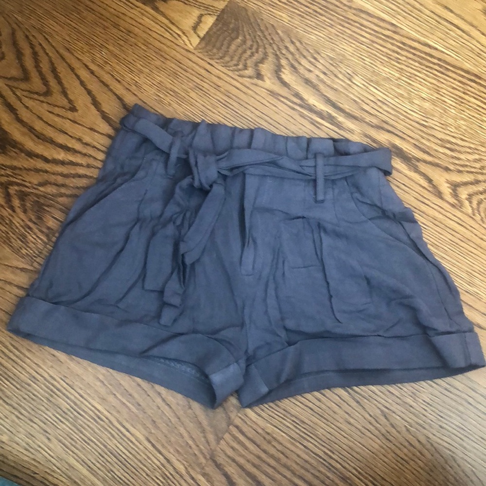 Sparkle & Fade Pleated shorts